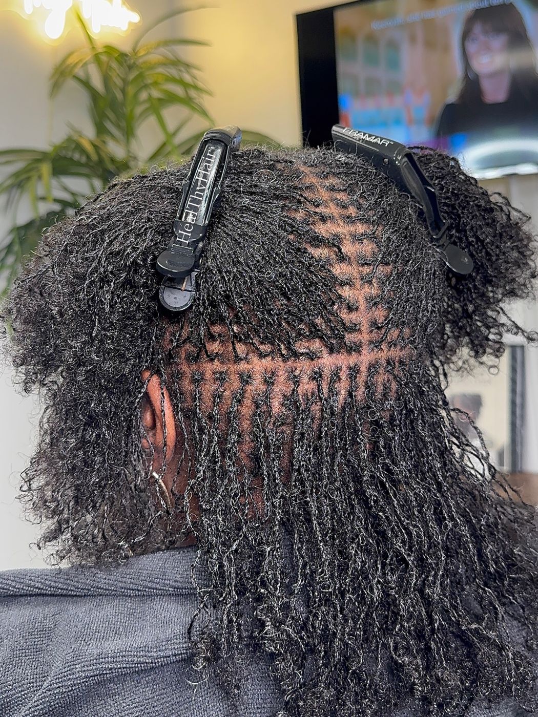 Clean Microlocs parting held with clips during a service